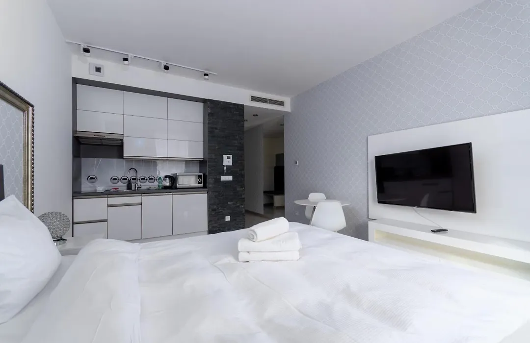 Ovo Chic Studio By Bookinghost-1