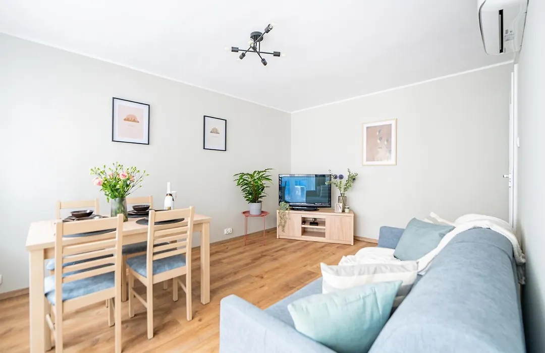 NiceOne Apartment Number 3 - W samym Centrum!-1