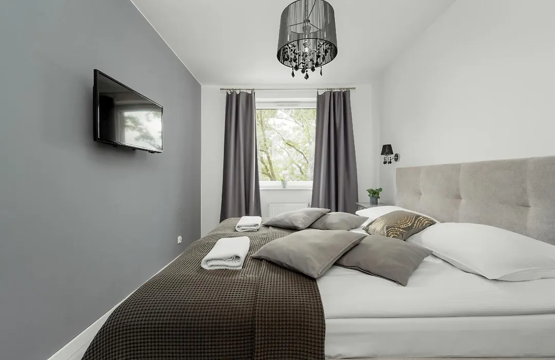 Apartament Blisko Rzeki Tuż przy Porcie we Wrocławiu z Parkingiem by Noclegi Renters-1