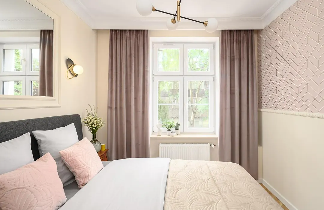 Quiet Apartment On The Main Square, 2 Bathrooms-1