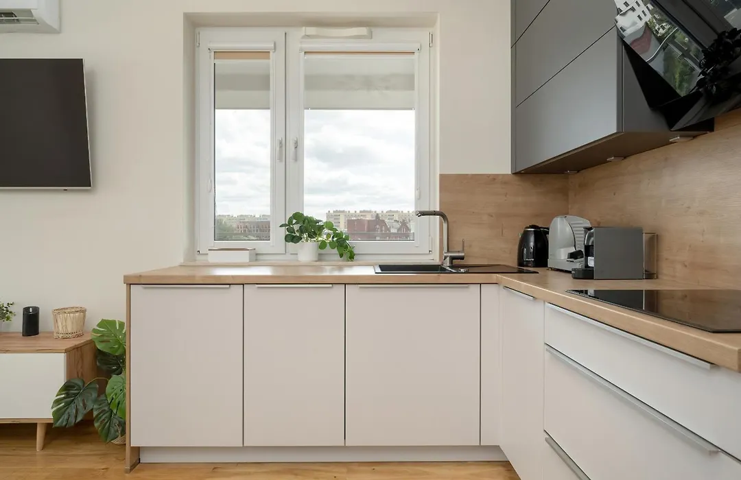 Exceptional Apartment With Parking For 6 Guests By Noclegi Renters-1