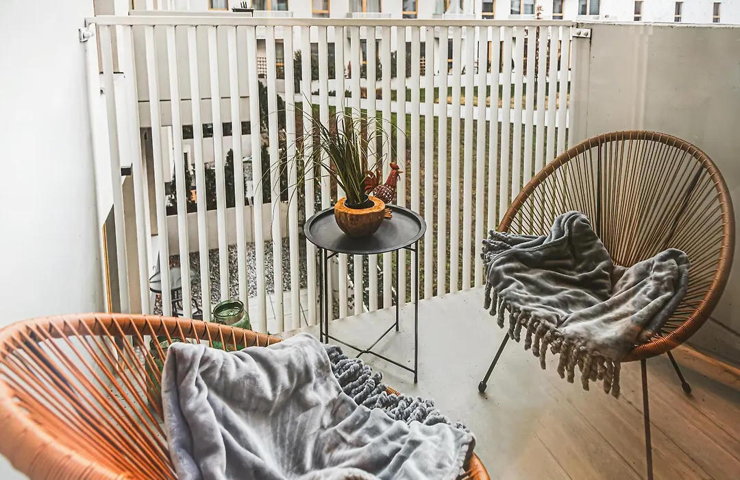 Komfortowy apartament z balkonem i parkingiem-1