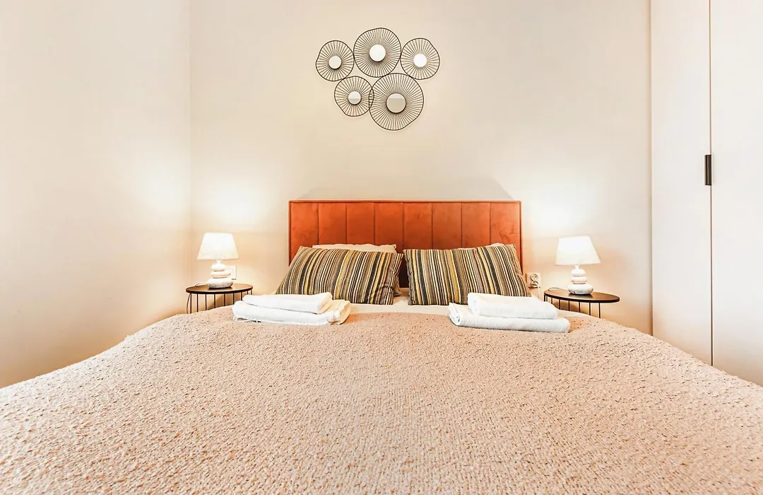 Komfortowy Apartament Z Balkonem I Parkingiem-1
