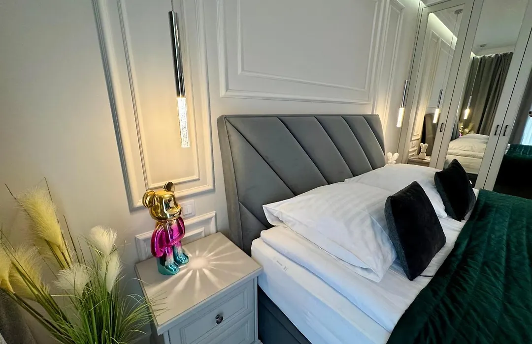 Elegance Prestige Apartment Air Conditioning & Free Garage Netflix-1