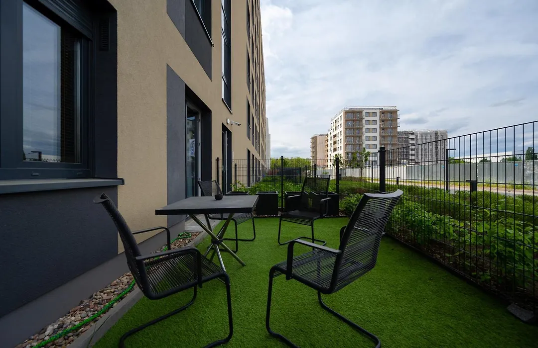 Miedziana 6 & 18 Apartment With Free Garage Wroclaw By Renters-1