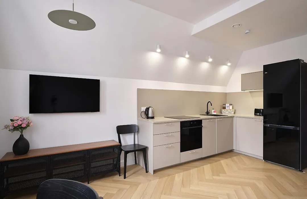 Leoapart Solny Square Aparthotel-1