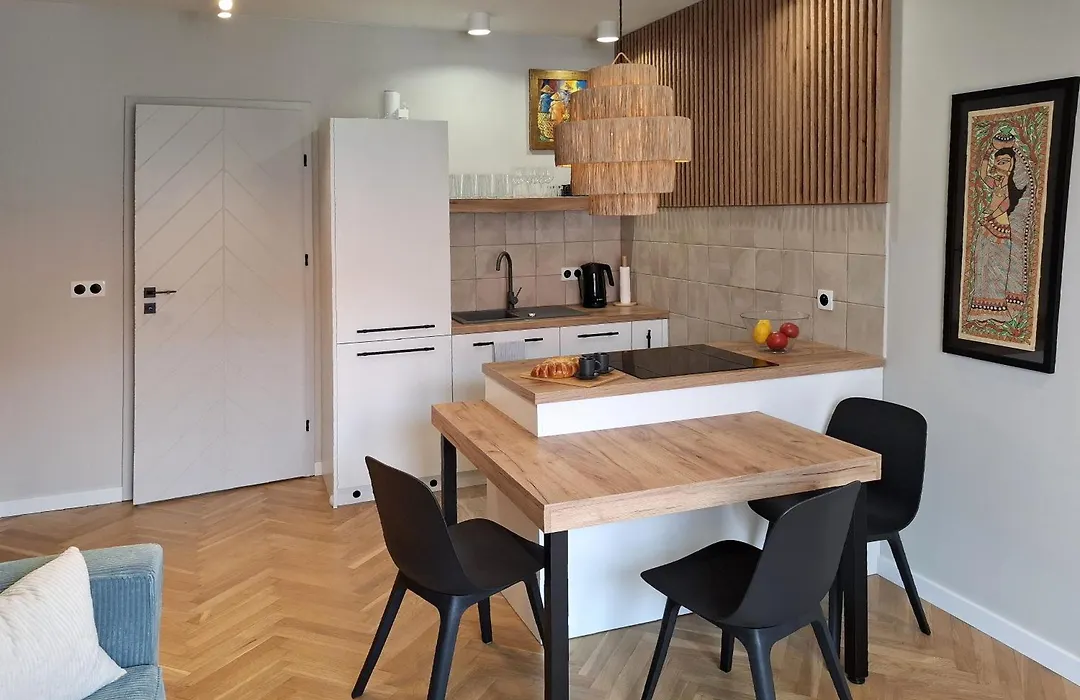 Boho Apartment - 100M From Market Square-1
