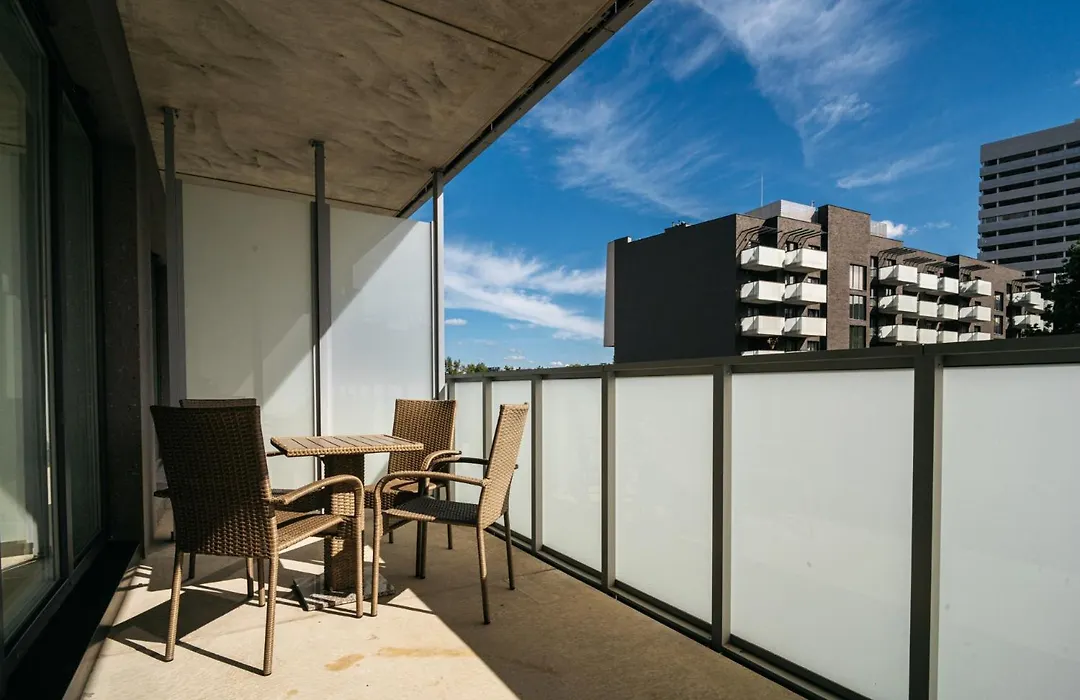 Amber & Wood 5 Min To Old Town Parking River View & Balcony By Uniquerent-1