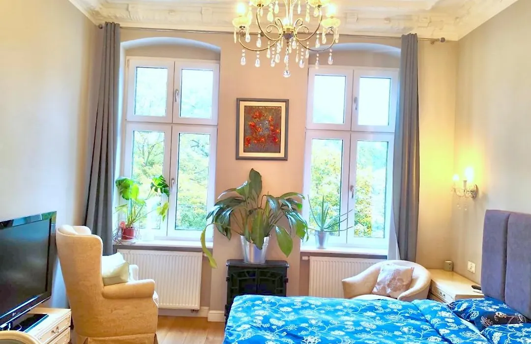 Cozy Room in Artistic District 2 Bathrooms Center-1