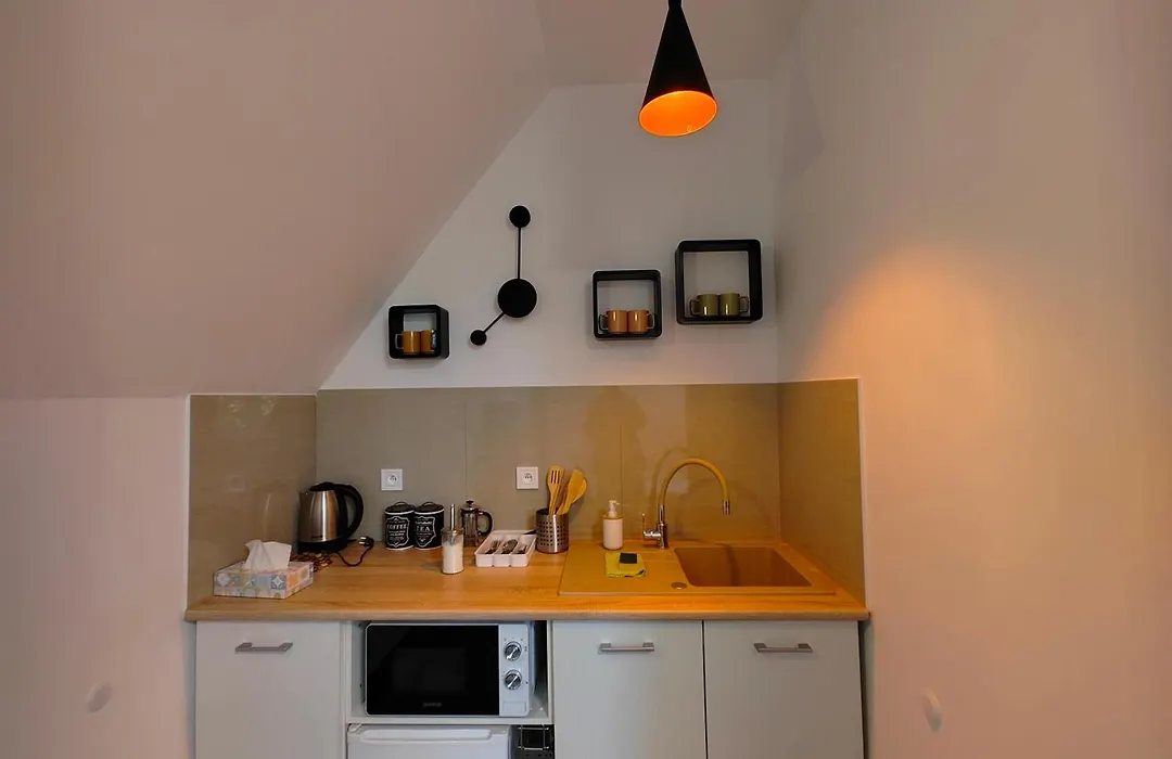 Furhouse-1