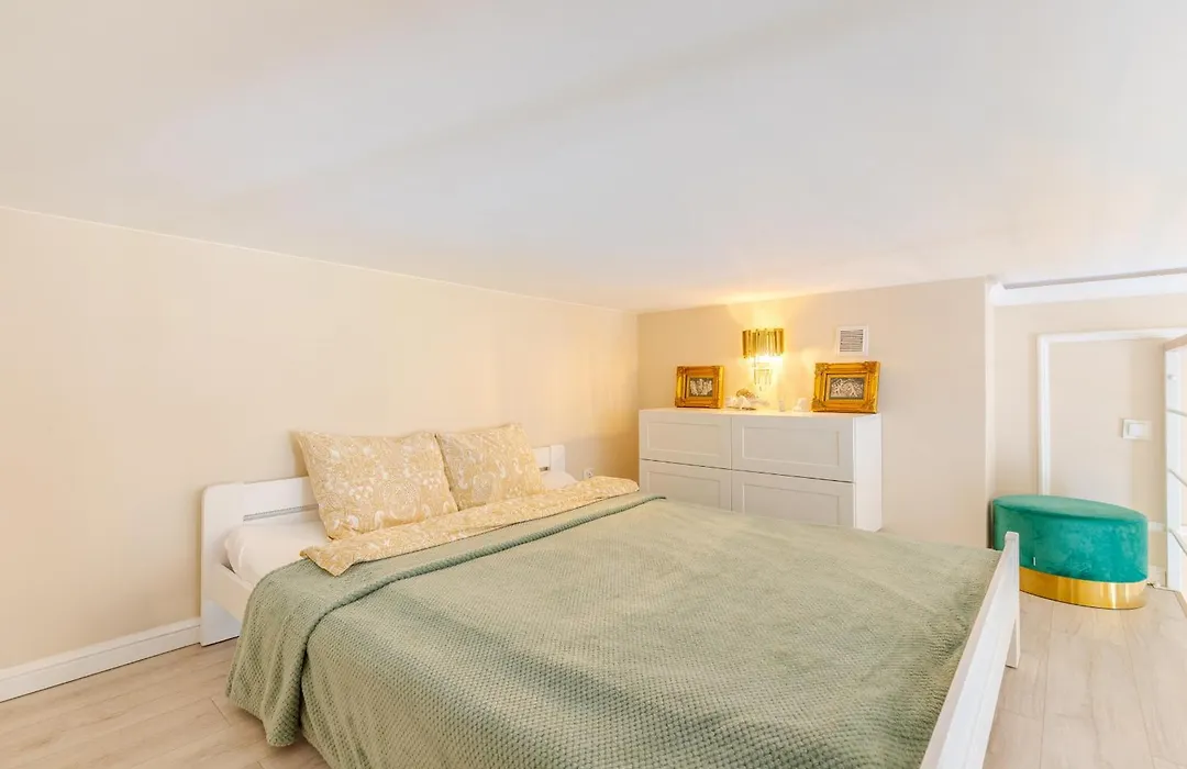 Apartament Chanel Jana Pawła-1