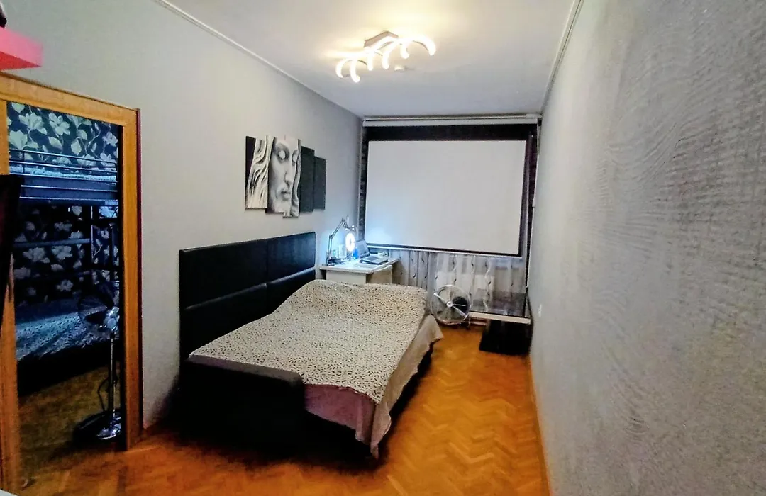 APARTAMENT VENGE -CAŁE MIESZKANIE 46m2 NA WYŁĄCZNOŚĆ - Z JEDNĄ SYPIALNIĄ I JEDNYM SYPIALNO-SALONEM -3 PIĘTRO BEZ WINDY- REZERWACJA BEZ KARTY KREDYTOWEJ-KLIMATYZACJA-NETFLIX-2 ŁÓŻECZKA DZIECIĘCE, BEZPŁATNY PARKING PUBLICZNY NA MONITOROWANYM PODWÓRZU-1