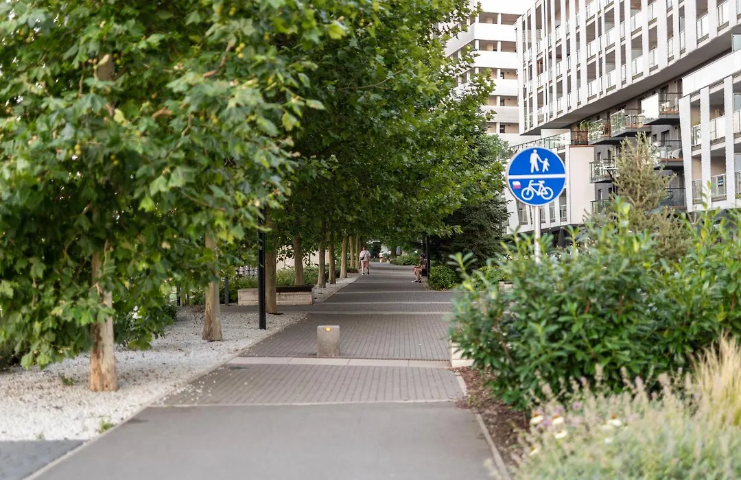 Cinema 1-Bedroom Apartment - River View - Garage Parking - Wroclaw City Centre-1