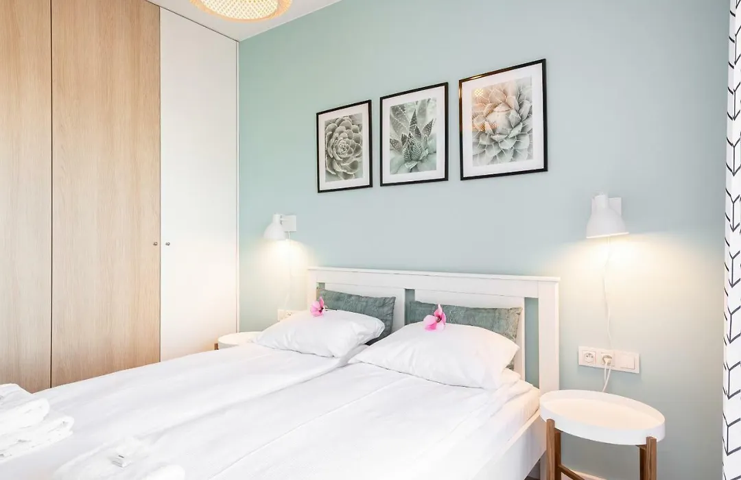 Apartment Walonska With Free Parking Wroclaw By Noclegi Renters-1
