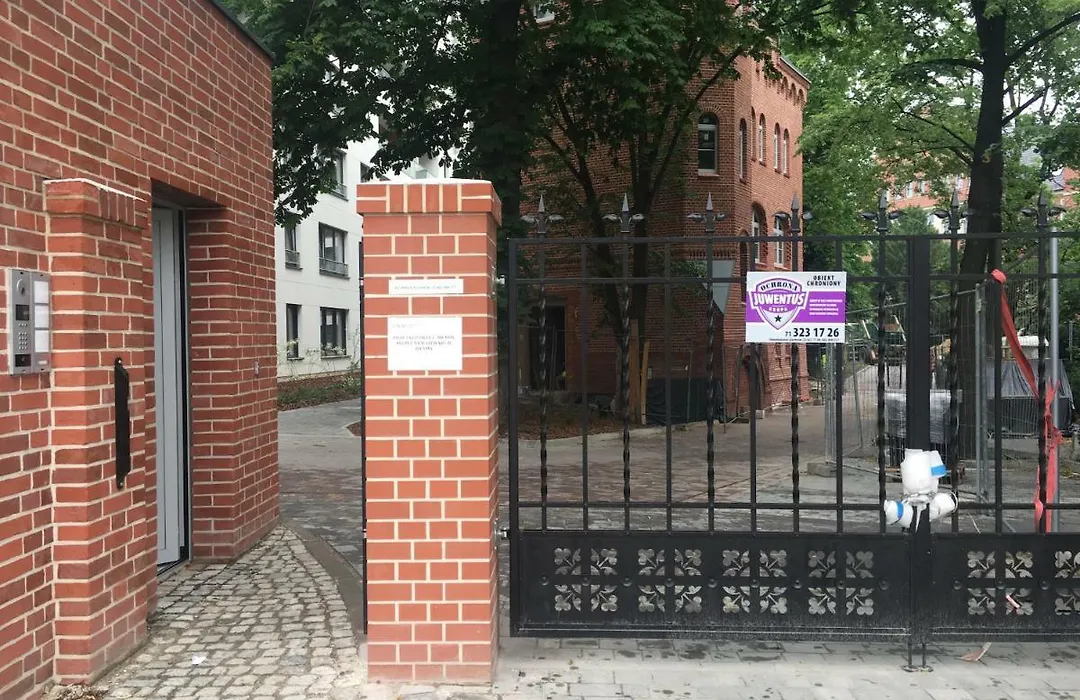 B&W Luxurious Apartment In The Center Of Wroclaw-1