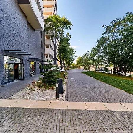 Apartment Wroclaw Sikorskiego with FREE GARAGE by Renters Prestige-3