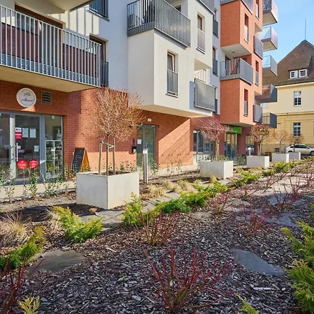 Apartments Dmowskiego Kępa Mieszczańska by Renters-3