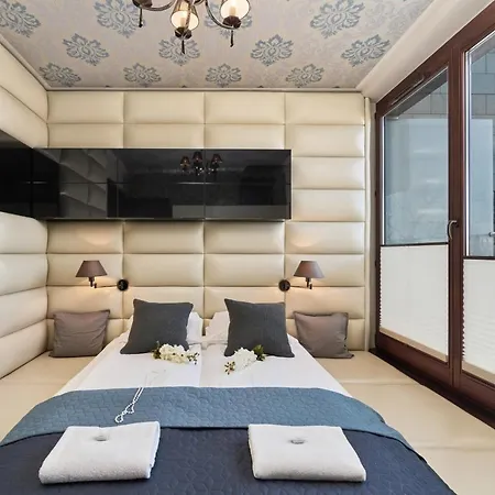 Luxurious Apartments Walonska With Underground Garage By Noclegi Renters-3