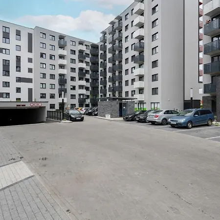 Apartments Wrocław Kamienna by Renters-3
