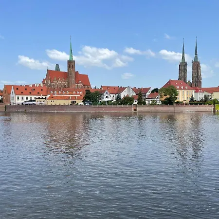 Apartment z kominkiem w sercu Wrocławia-2