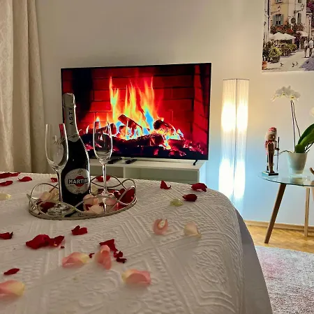 Louis & Elza Old Town Romantic Apartments-3