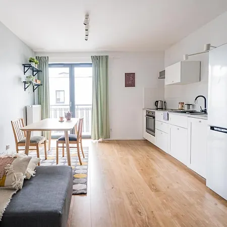Polaka Apartment ~ Self Check-In 24 ~ Car Park ~Lift-3