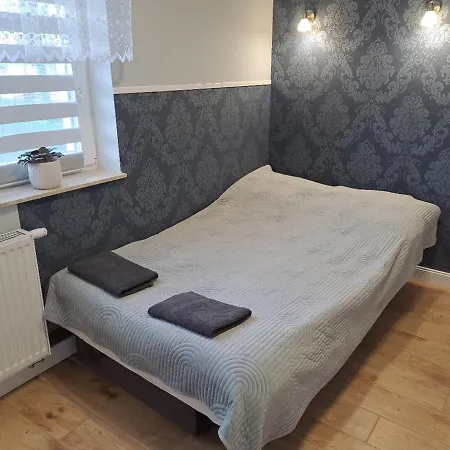 Studio Jutrzenka z łazienką by Apartamenty na dni Wrocław-3