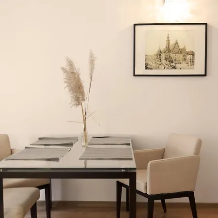 By The River And City Center - Comfortable Rooms-3