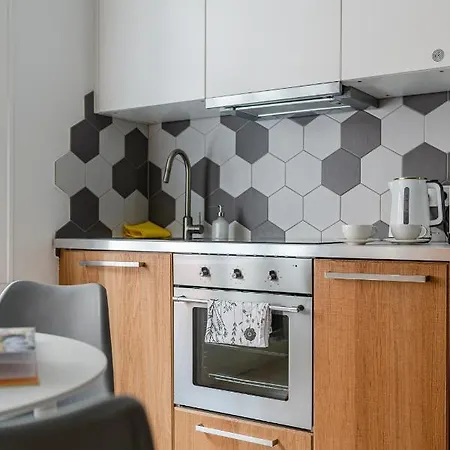 RYNEK Stare Miasto Apartment 5 - Klima Netflix-2