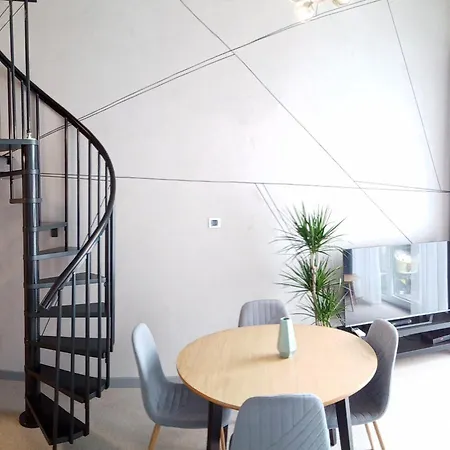 Wroclove Airport Loft-2