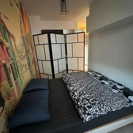 Przestronna i jasna kawalerka z balkonem-3