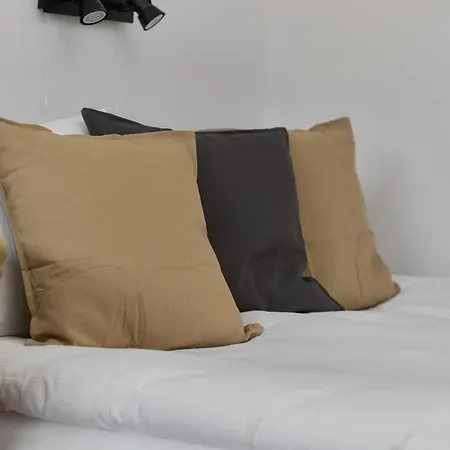 Norwida Apartment with Balcony Downtown Wrocław by Noclegi Renters-3