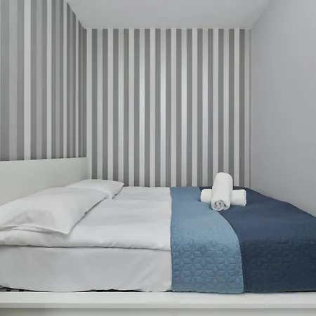 Modern Studio With Balcony For 4 Guests In Wroclaw By Noclegi Renters-2