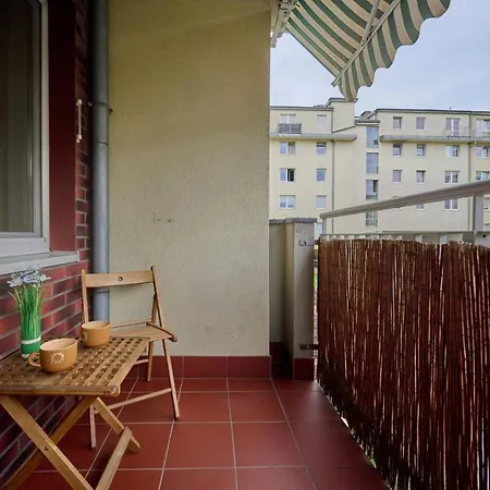 Convenient Apartment Mosiezna 7 By Noclegi Renters-2