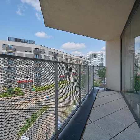 Spacious Apartment With Balcony Near The Slavic Hill Wroclaw By Renters Prestige-2
