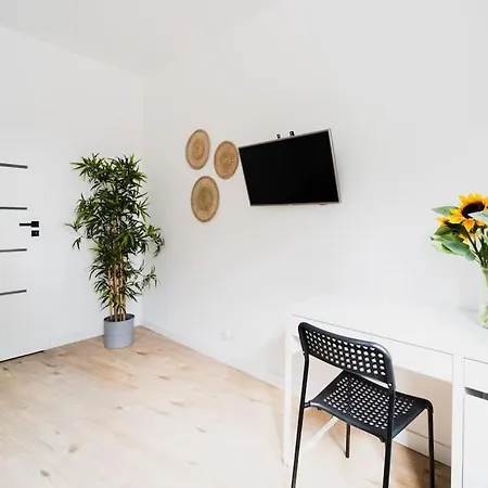 City Center - 3 Rooms - New Building - Private Parking Place - Garage-2