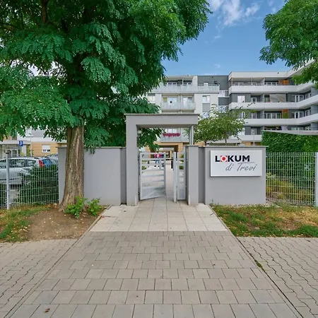 Spacious Apartment Suitable For Remote Work With Balcony & Parking By Noclegi Renters-2