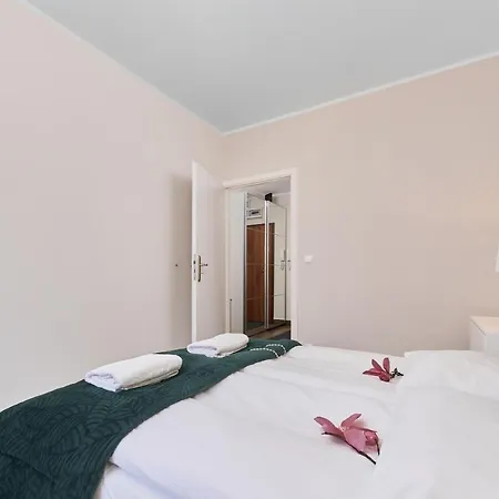 Apartment Na Szancach With Balcony By Noclegi Renters-3