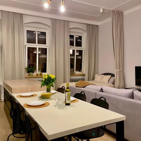 Spacious Apart In The Center- Main Square 300M-2