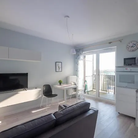Krakowska Comfort Apartment by BookingHost-3