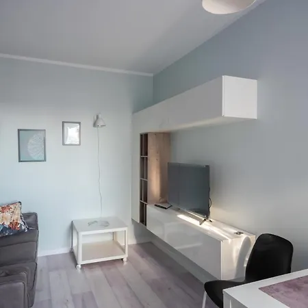 Krakowska Comfort Apartment by BookingHost-2