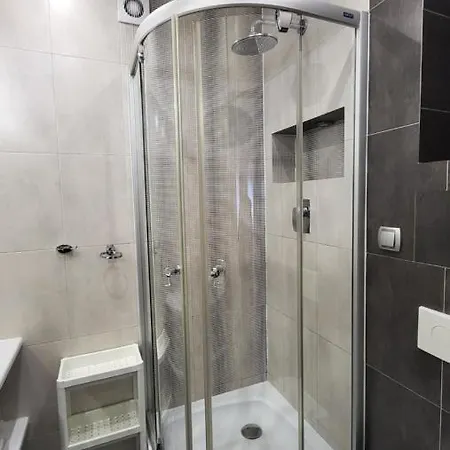 Prywatne studio dla 4 osób z widokiem na Rynek i Plac Solny!-3