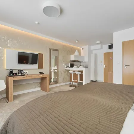 Spacious Studio Close To Wroclaw City Centre By Noclegi Renters-3