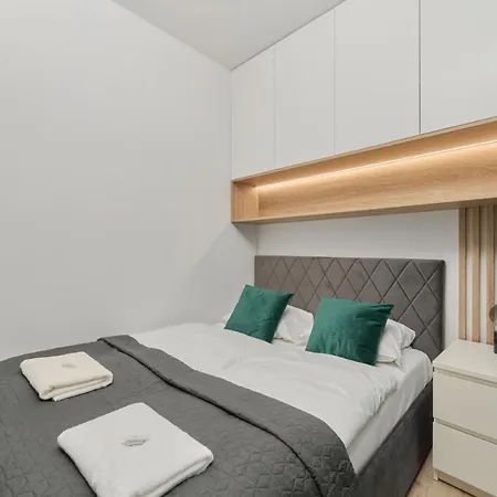 Cosy Studio With Access To Gym And Spa Area By Noclegi Renters-3