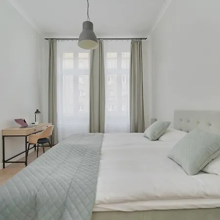 Piłsudskiego Stylish Apartment by Noclegi Renters-2
