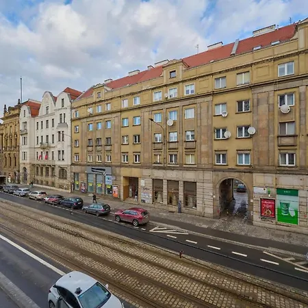Piłsudskiego Stylish Apartment by Noclegi Renters-3
