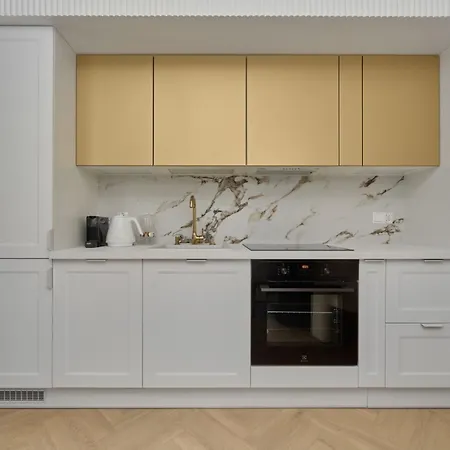 Luxurious 13Th Floor Beige Apartment In Wroclaw With Furnished Balcony By Renters Prestige-3