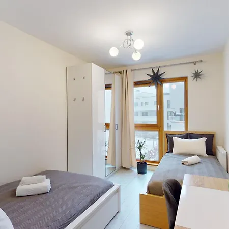 Family House Near The Market Square -Perfect For Family & Business Stays - Ksiecia Witolda Street 500 Steps To Market Square - 2 Bedrooms,2 Parking Places-3