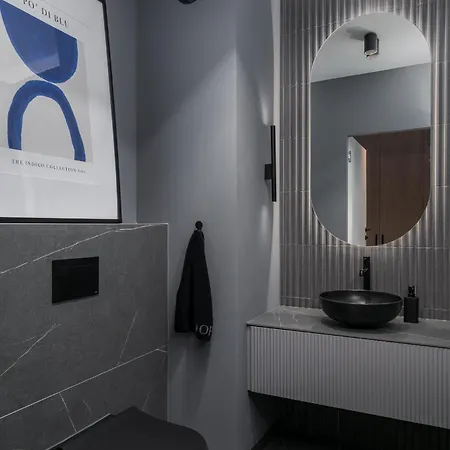 Nice View Apartment, Free Underground Parking, City Square 6 Min-3