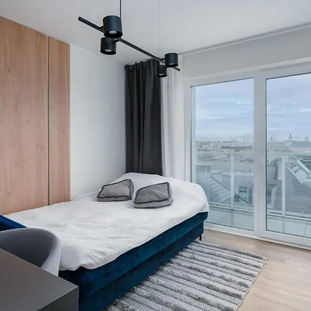 Nice View Apartment, Free Underground Parking, City Square 6 Min-2